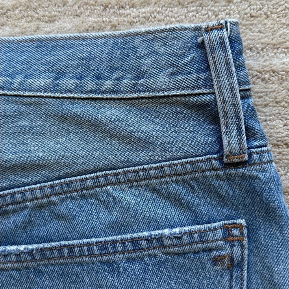 Like New Madewell Relaxed Denim Shorts Button Fly MD739 Size 31 - Picture 9 of 16